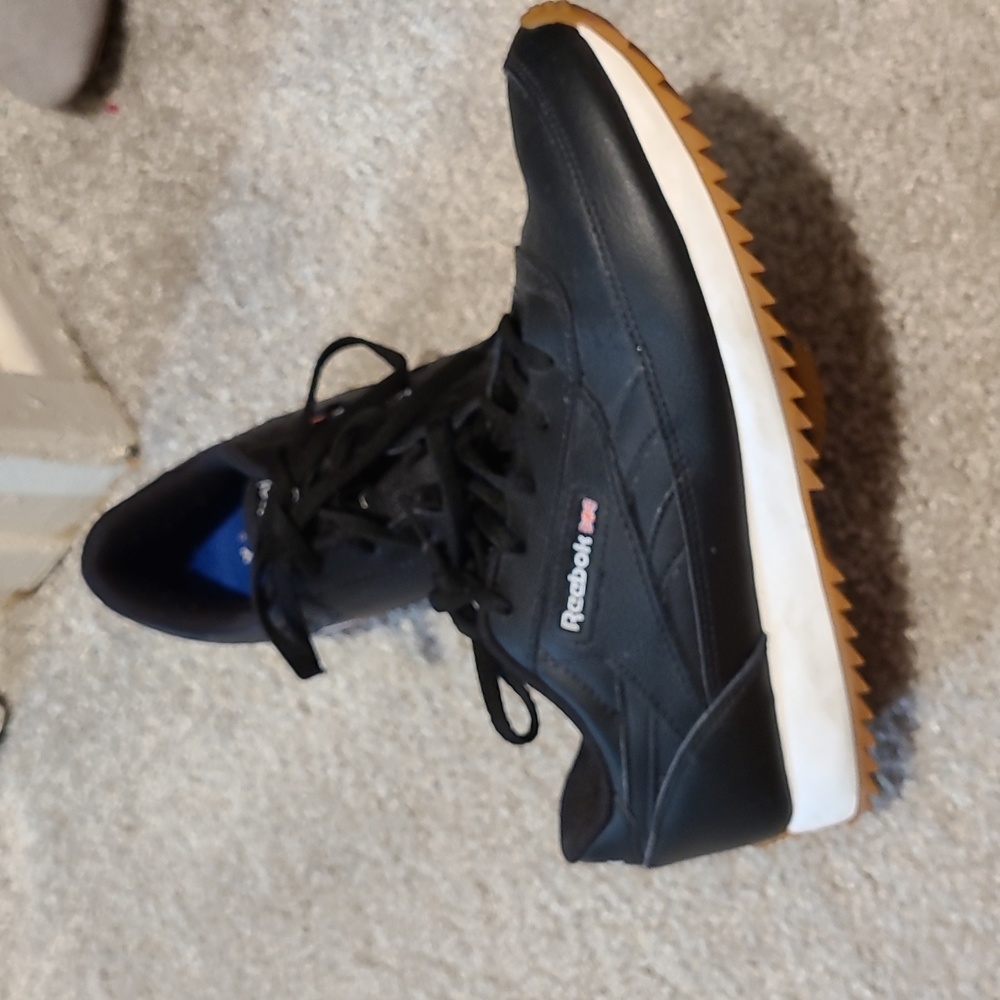 SOLD- Reebok Sneakers - Picture 2 of 4